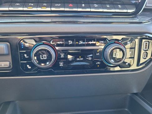 Used 2025 Chevrolet Silverado 1500 ZR2 w/ Technology Package image 28