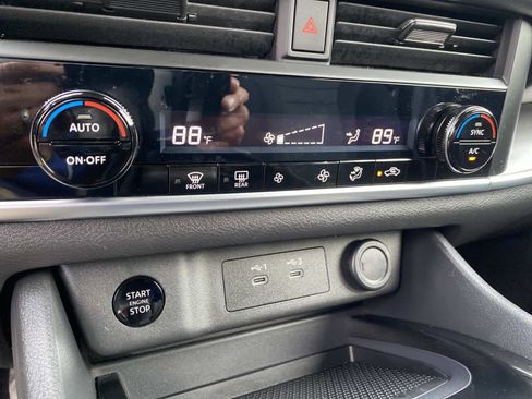 Used 2024 Nissan Rogue SV image 13