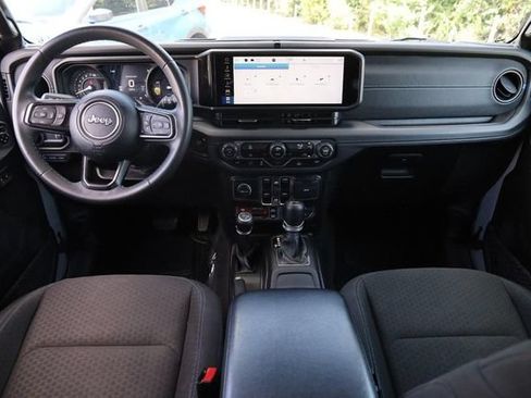 Used 2024 Jeep Wrangler Unlimited Rubicon 4xe AWD/4WD image 23