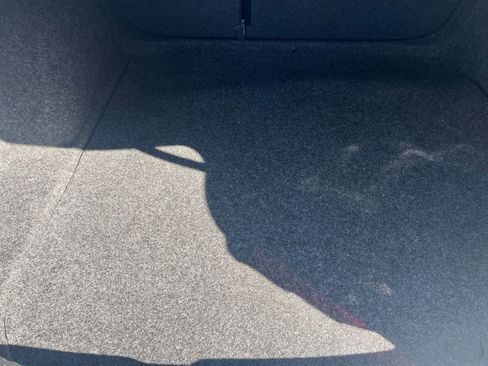 Used 2025 Volkswagen Jetta SE image 32