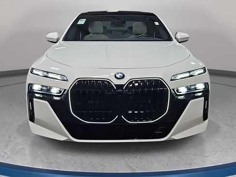 Certified 2025 BMW 760i xDrive w/ Executive Package AWD/4WD image 2