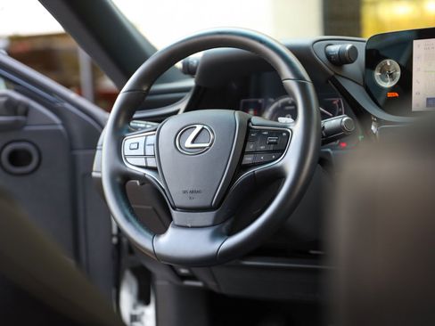 Used 2024 Lexus ES 300h w/ Premium Package image 27