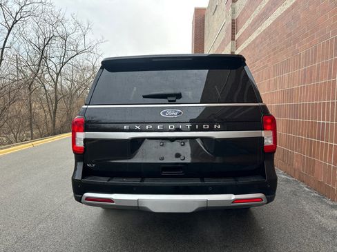 Used 2024 Ford Expedition Max XLT image 7