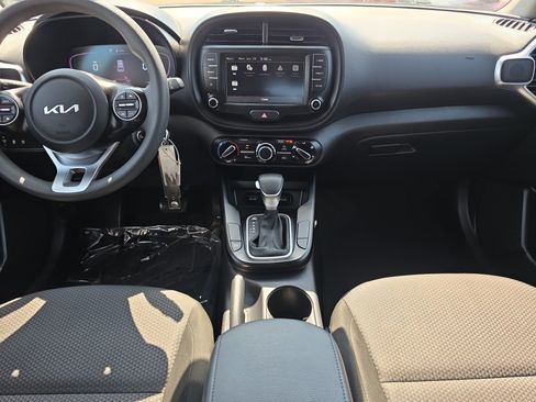Certified 2025 Kia Soul LX w/ LX Technology Package FWD image 14