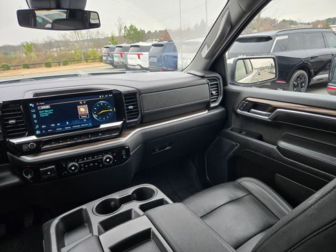 Used 2022 Chevrolet Silverado 1500 LT w/ Safety Package image 11