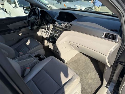 Used 2012 Honda Odyssey Touring Elite image 9