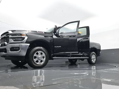 Used 2025 RAM 2500 Big Horn AWD/4WD image 30