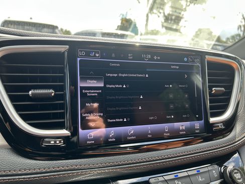 New 2026 Chrysler Pacifica Pinnacle image 36