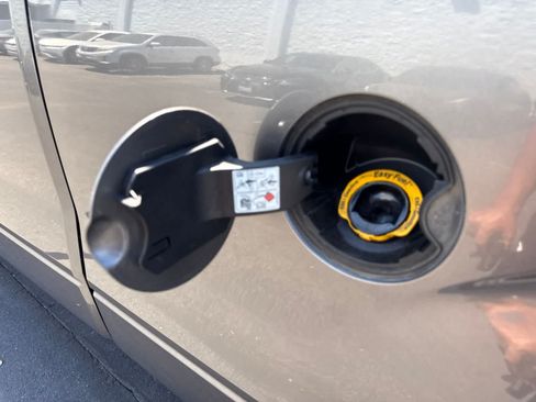 Used 2013 Ford F150 XLT RWD image 9