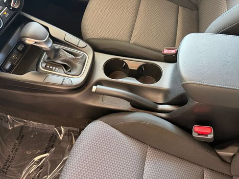 Used 2025 Kia Soul LX w/ LX Technology Package FWD image 36