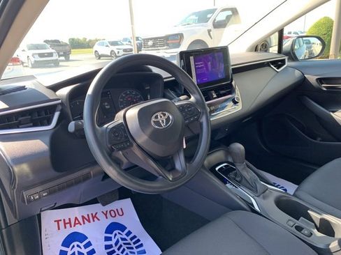 Used 2025 Toyota Corolla LE image 10
