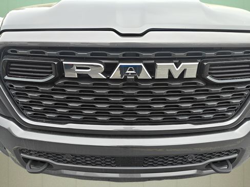 Used 2025 RAM 1500 Big Horn AWD/4WD image 9