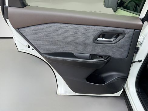 Used 2023 Nissan Rogue SV FWD image 23