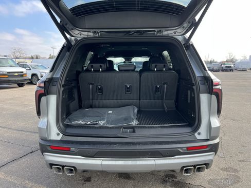New 2026 Chevrolet Traverse LT w/ LPO, Floor Liner Package image 10