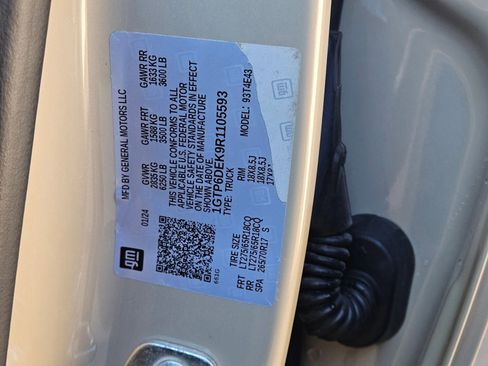 Used 2024 GMC Canyon AT4 w/ Technology Package image 30