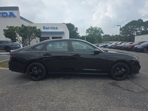 Used 2025 Honda Accord SE image 3