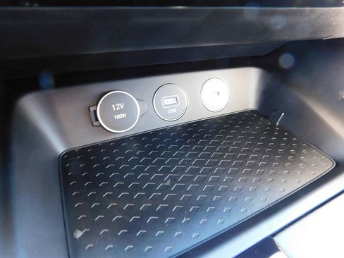 Used 2026 Genesis G70 2.5T image 23