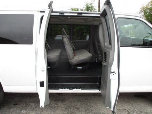 Used 2019 Chevrolet Express 3500 LS image 33