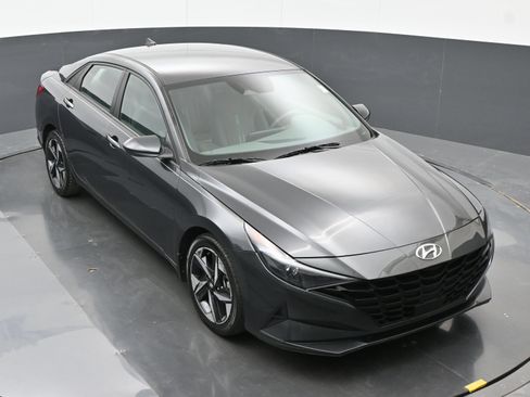 Used 2023 Hyundai Elantra SEL w/ Convenience Package FWD image 33