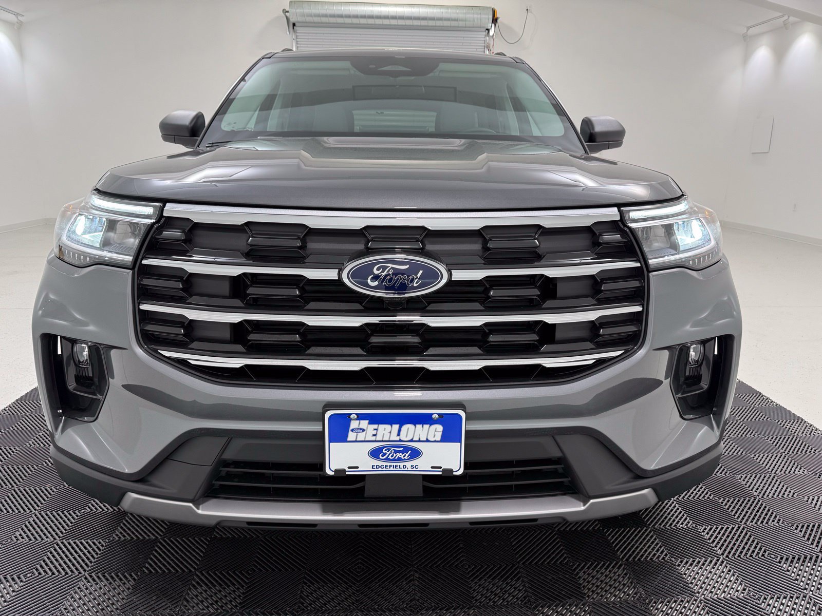 New 2026 Ford Explorer Active w/ Active Comfort Package RWD image 2