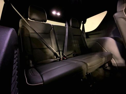 Used 2025 Chevrolet Tahoe Premier AWD/4WD image 24