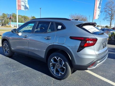 New 2026 Chevrolet Trax LT w/ Driver Confidence Package image 5