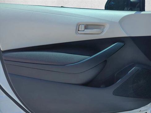 Used 2025 Toyota Corolla LE image 10