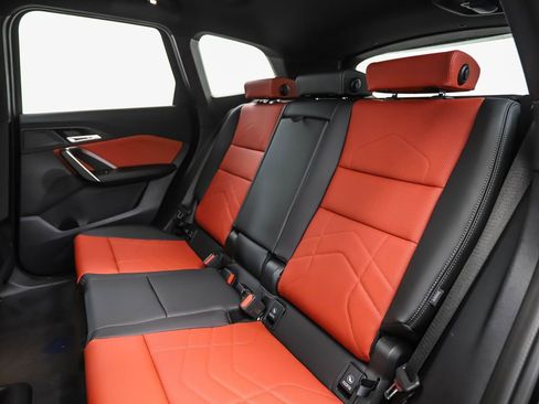 Used 2025 BMW X1 xDrive28i w/ Technology Package image 23