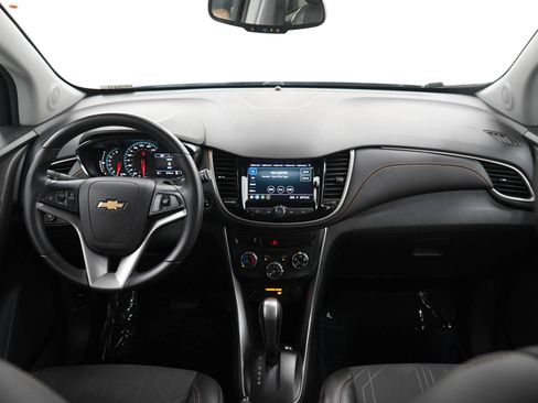 Used 2020 Chevrolet Trax LT w/ LT Convenience Package AWD/4WD image 13