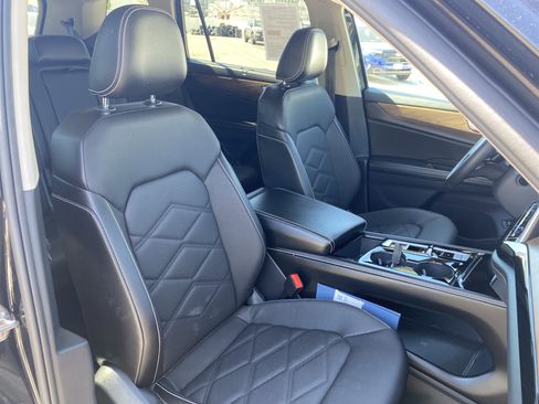 Used 2024 Volkswagen Atlas SE AWD/4WD image 22