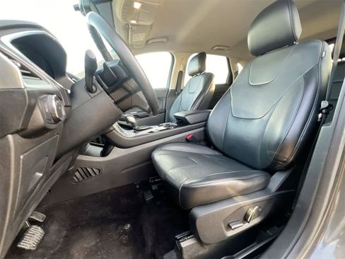 Used 2017 Ford Edge Titanium w/ Technology Package image 16