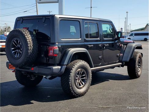 Used 2025 Jeep Wrangler Unlimited Rubicon w/ XTREMEE 35" Tire Package image 14