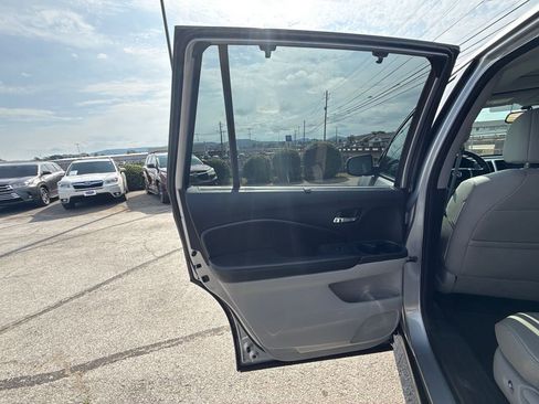 Used 2017 Honda Pilot EX-L image 11