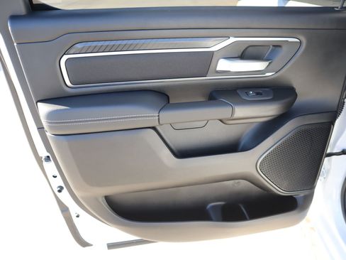 New 2026 RAM 1500 4x4 Crew Cab image 17