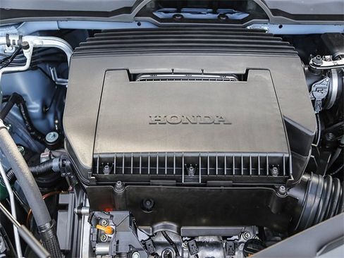 New 2025 Honda Pilot Touring image 7