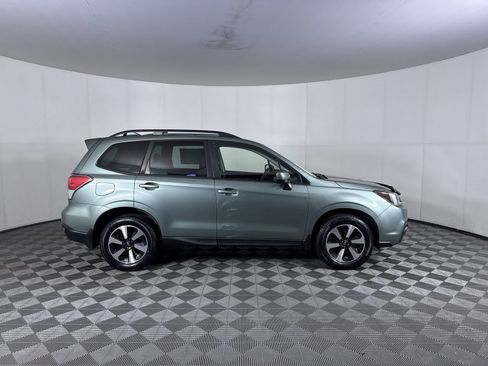 Used 2018 Subaru Forester 2.5i Premium AWD/4WD image 16