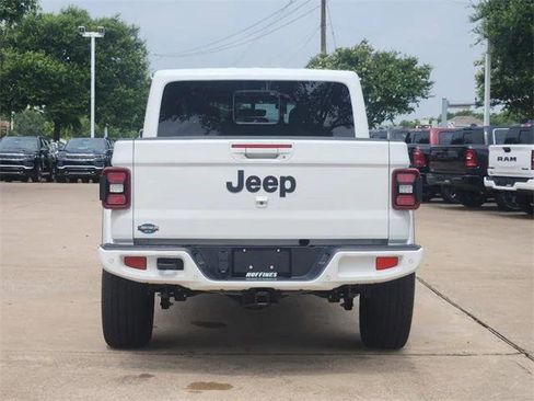 Certified 2023 Jeep Gladiator Overland AWD/4WD image 5
