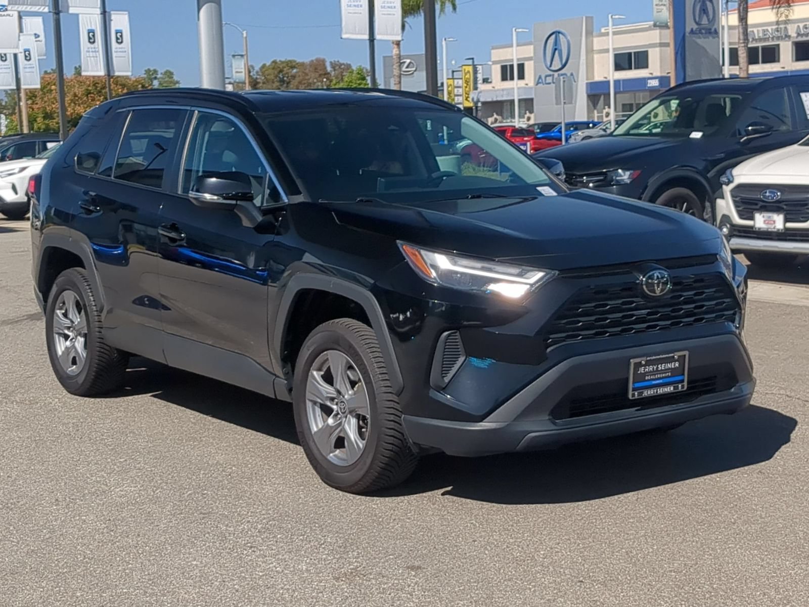 Used 2024 Toyota RAV4 XLE AWD/4WD image 7