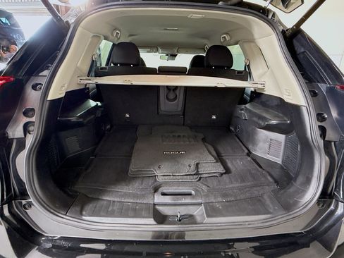 Used 2020 Nissan Rogue SV FWD image 35