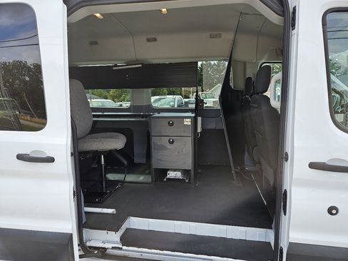 Used 2019 Ford Transit 150 XLT image 21