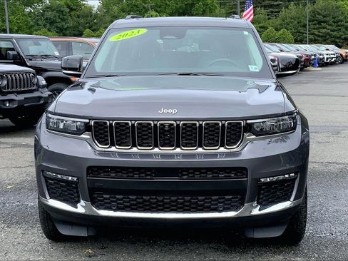 Certified 2023 Jeep Grand Cherokee L Limited w/ Luxury Tech Group II AWD/4WD image 3