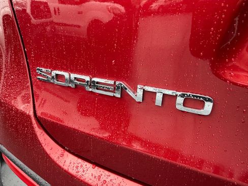 Used 2016 Kia Sorento LX image 5