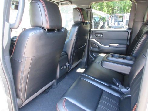 Used 2023 Nissan Frontier PRO-4X w/ Pro-4X Premium Package AWD/4WD image 17