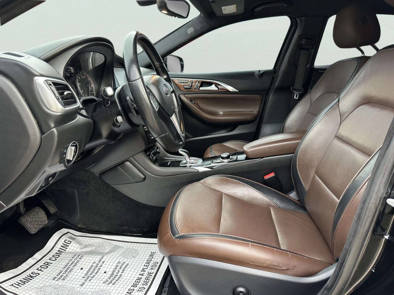 Used 2017 INFINITI QX30 Premium w/ Navigation Package AWD/4WD image 11