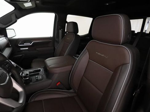 Used 2025 GMC Sierra 1500 Denali w/ Technology Package image 11