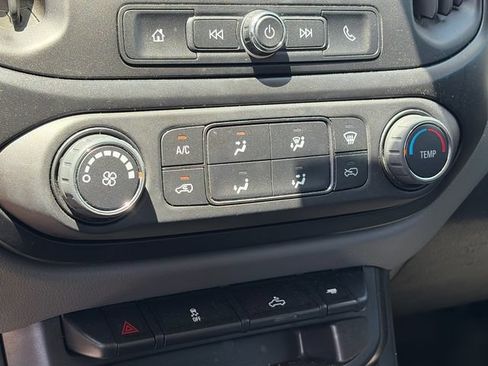 Used 2022 Chevrolet Colorado W/T w/ WT Convenience Package AWD/4WD image 18