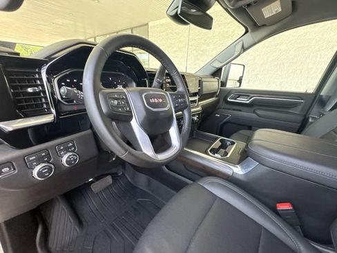 Certified 2025 GMC Sierra 2500 SLT w/ SLT Premium Package AWD/4WD image 10