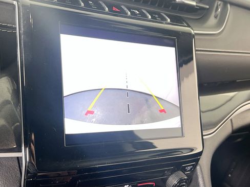 Used 2023 Jeep Grand Cherokee Laredo image 13