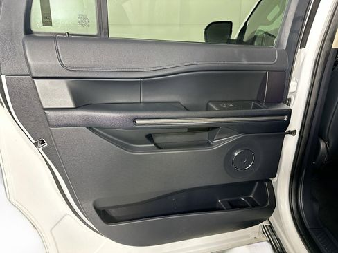 Used 2024 Ford Expedition Max XLT image 26