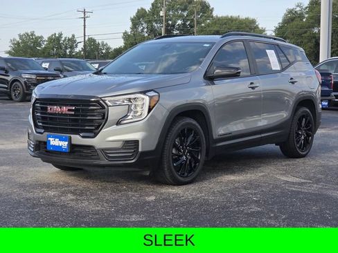 Used 2024 GMC Terrain SLE w/ Driver Convenience Package FWD image 4
